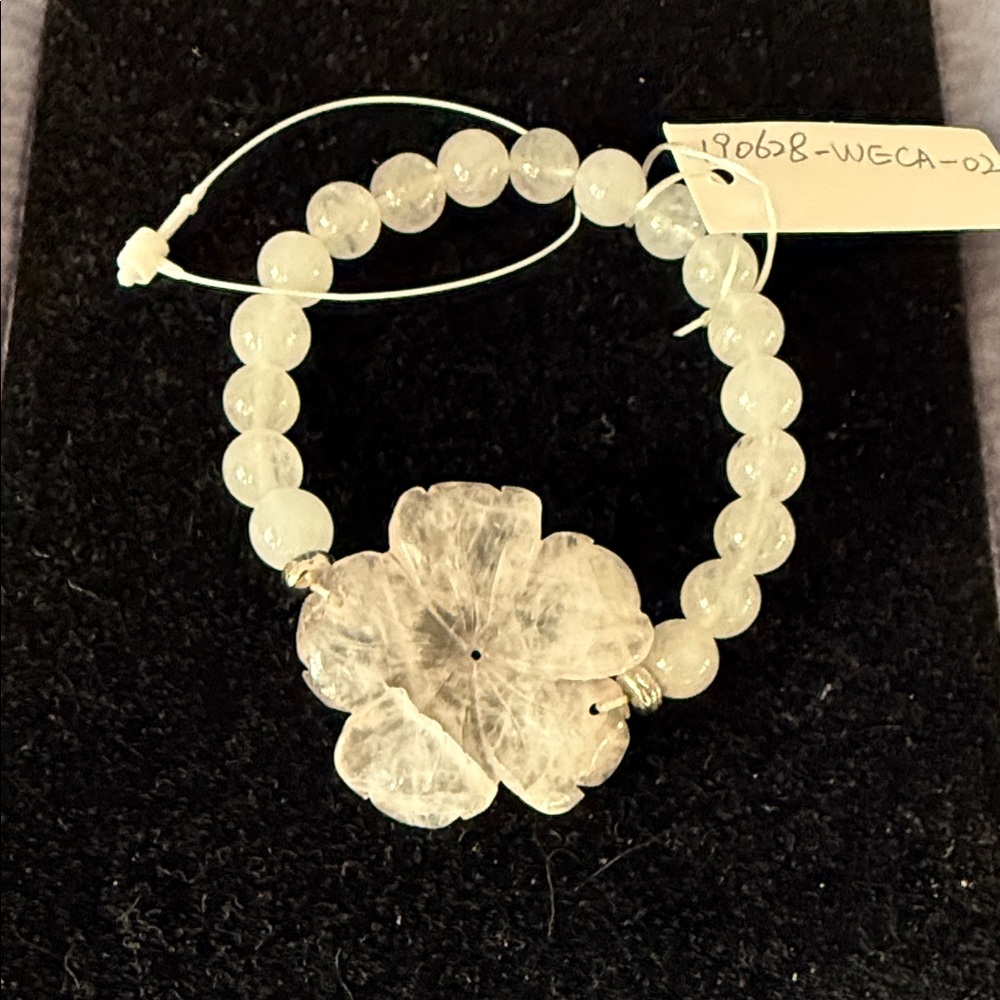 Elegant quartz Beaded Bracelet with carved Flower